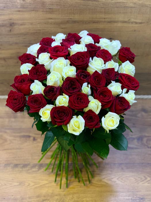 51 красная и белая роза  - 25 роз.рф Тюмень